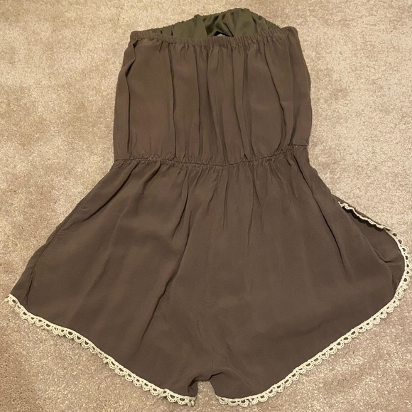 Romper - Picture 2 of 3